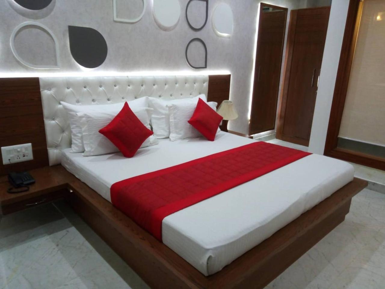 Hotel Indraprastha Deli Exterior foto