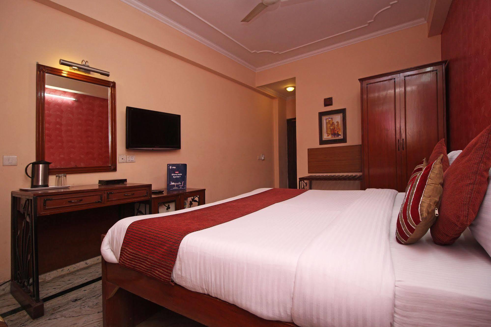 Hotel Indraprastha Deli Exterior foto